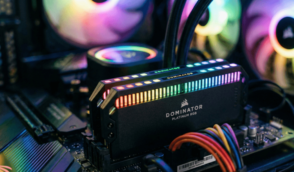 Pentes DDR5 ilustrando o aumento no preço da memória RAM devido à crise.