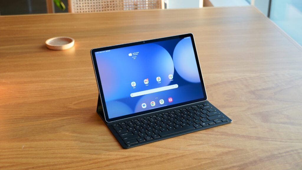 Melhores tablets Samsung com teclado na mesa de trabalho